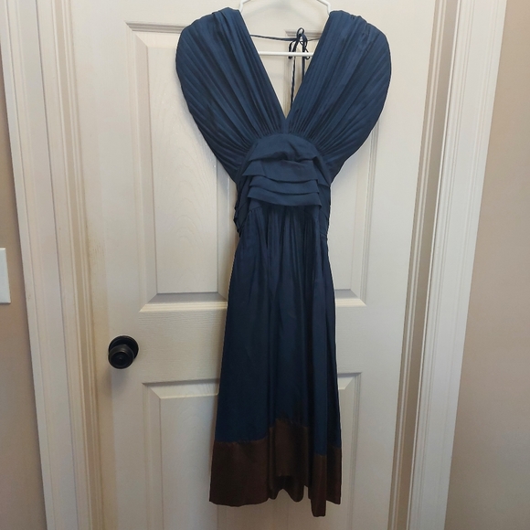 BCBG Maxazria Silk V neck midi dress - Picture 3 of 10